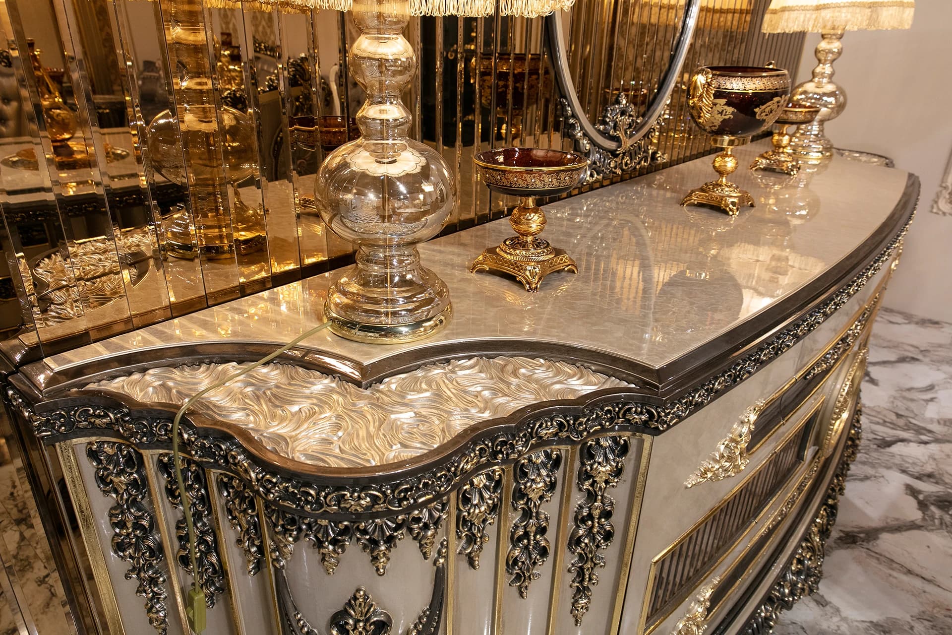 Versace Klasik Yemek Odası Takımı
