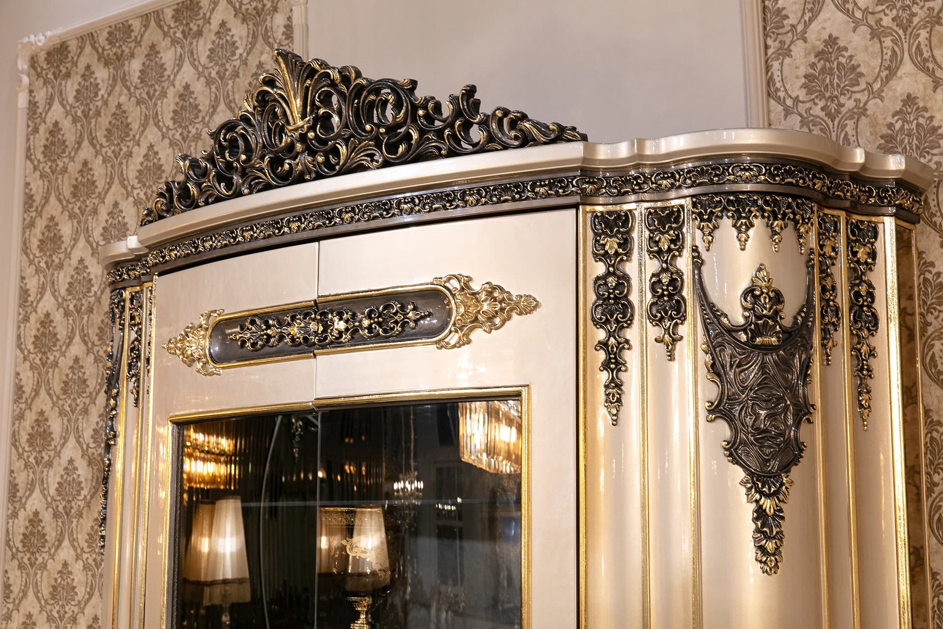 Versace Klasik Yemek Odası Takımı